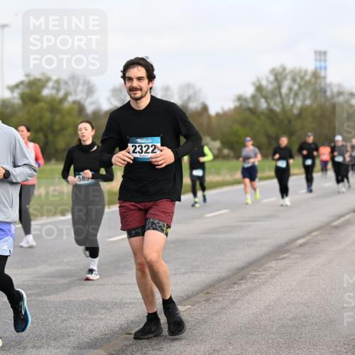 12.04.2026 - 45. Internationalen Wilhelmsburger Insellauf Dr. Thomas Lammeyer http://msf.ph/oto/9436912 12.04.2026 09:29:06 Laufen 3090, 585, 2322 meine-sportfotos.de