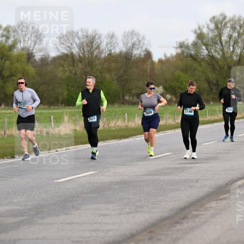 12.04.2026 - 45. Internationalen Wilhelmsburger Insellauf Dr. Thomas Lammeyer http://msf.ph/oto/9436928 12.04.2026 09:29:09 Laufen 4737, 3688, 2424, 2146, 2697, 2698, 52, 4374 meine-sportfotos.de