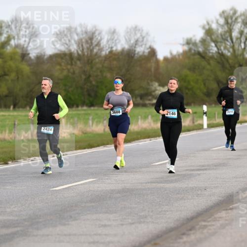 12.04.2026 - 45. Internationalen Wilhelmsburger Insellauf Dr. Thomas Lammeyer http://msf.ph/oto/9436937 12.04.2026 09:29:10 Laufen 473, 2424, 3688, 2146, 2698, 2697, 52, 4974 meine-sportfotos.de