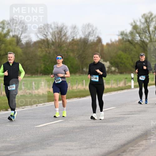 12.04.2026 - 45. Internationalen Wilhelmsburger Insellauf Dr. Thomas Lammeyer http://msf.ph/oto/9436943 12.04.2026 09:29:11 Laufen 4737, 2424, 3688, 2146, 2698, 2697 meine-sportfotos.de