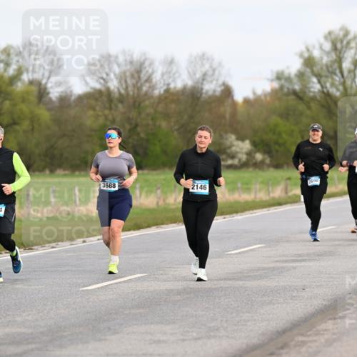 12.04.2026 - 45. Internationalen Wilhelmsburger Insellauf Dr. Thomas Lammeyer http://msf.ph/oto/9436947 12.04.2026 09:29:11 Laufen 2424, 3688, 2146, 2698, 2697, 374 meine-sportfotos.de