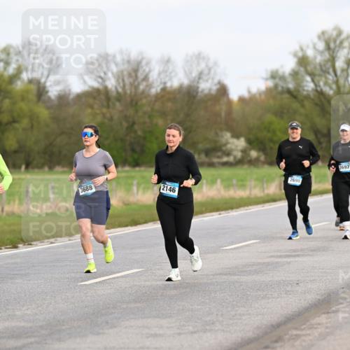 12.04.2026 - 45. Internationalen Wilhelmsburger Insellauf Dr. Thomas Lammeyer http://msf.ph/oto/9436950 12.04.2026 09:29:12 Laufen 3688, 2424, 2146, 2698, 2697, 52, 2374 meine-sportfotos.de