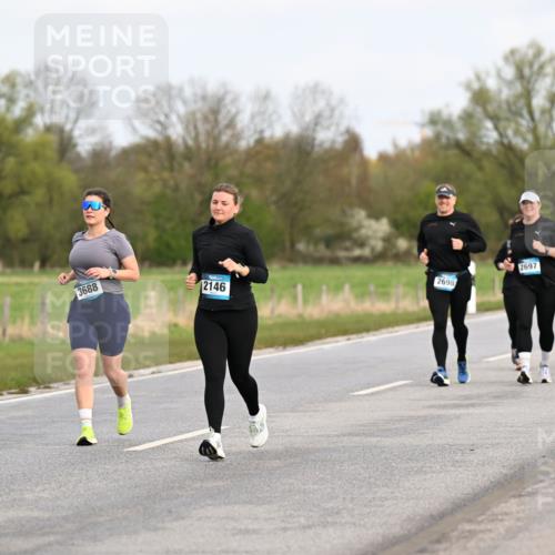 12.04.2026 - 45. Internationalen Wilhelmsburger Insellauf Dr. Thomas Lammeyer http://msf.ph/oto/9436955 12.04.2026 09:29:12 Laufen 3688, 2146, 2698, 2424, 2697 meine-sportfotos.de
