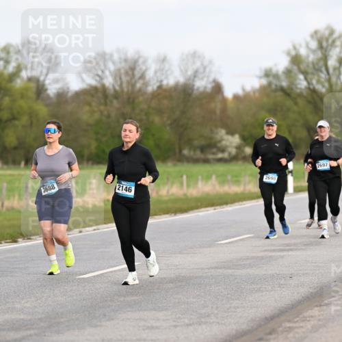 12.04.2026 - 45. Internationalen Wilhelmsburger Insellauf Dr. Thomas Lammeyer http://msf.ph/oto/9436956 12.04.2026 09:29:13 Laufen 2424, 3688, 2146, 2698, 2697, 52, 4974 meine-sportfotos.de