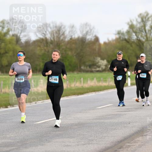 12.04.2026 - 45. Internationalen Wilhelmsburger Insellauf Dr. Thomas Lammeyer http://msf.ph/oto/9436957 12.04.2026 09:29:13 Laufen 424, 3688, 2146, 2698, 2697 meine-sportfotos.de