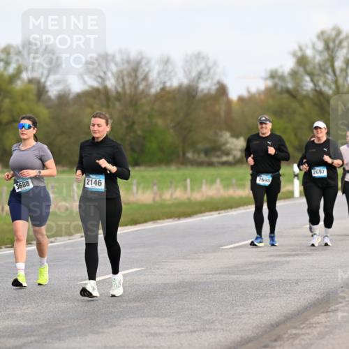 12.04.2026 - 45. Internationalen Wilhelmsburger Insellauf Dr. Thomas Lammeyer http://msf.ph/oto/9436960 12.04.2026 09:29:13 Laufen 3688, 2146, 2698, 2697 meine-sportfotos.de
