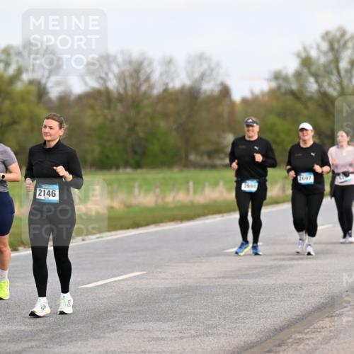 12.04.2026 - 45. Internationalen Wilhelmsburger Insellauf Dr. Thomas Lammeyer http://msf.ph/oto/9436963 12.04.2026 09:29:14 Laufen 3688, 2146, 2698, 2697, 2 meine-sportfotos.de