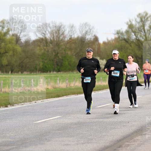 12.04.2026 - 45. Internationalen Wilhelmsburger Insellauf Dr. Thomas Lammeyer http://msf.ph/oto/9436972 12.04.2026 09:29:15 Laufen 2146, 2698, 2697, 4374 meine-sportfotos.de