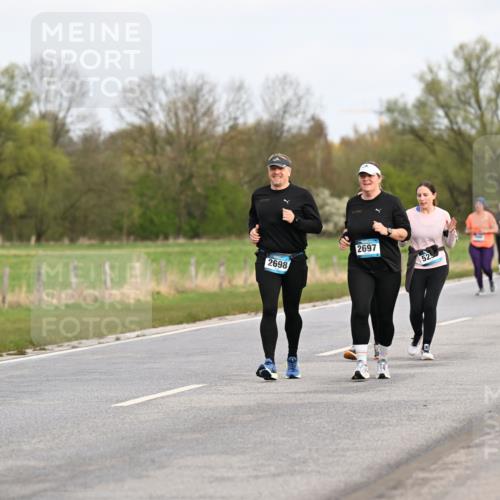 12.04.2026 - 45. Internationalen Wilhelmsburger Insellauf Dr. Thomas Lammeyer http://msf.ph/oto/9436974 12.04.2026 09:29:15 Laufen 46, 2698, 2697, 52, 4374 meine-sportfotos.de
