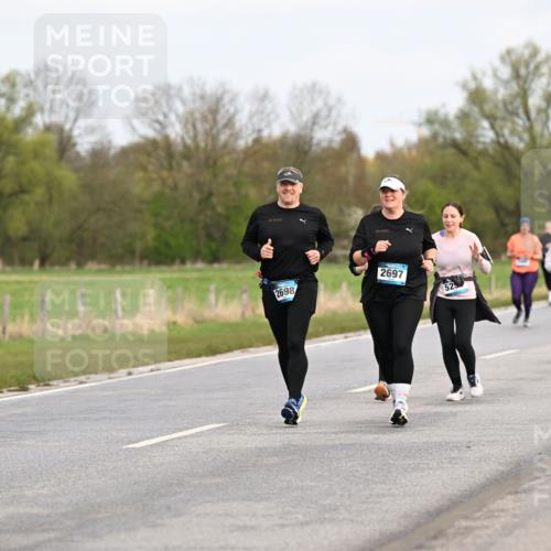 12.04.2026 - 45. Internationalen Wilhelmsburger Insellauf Dr. Thomas Lammeyer http://msf.ph/oto/9436977 12.04.2026 09:29:16 Laufen 2698, 2697, 52, 4374 meine-sportfotos.de
