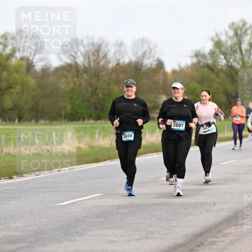 12.04.2026 - 45. Internationalen Wilhelmsburger Insellauf Dr. Thomas Lammeyer http://msf.ph/oto/9436978 12.04.2026 09:29:16 Laufen 2698, 2697, 525, 4374 meine-sportfotos.de