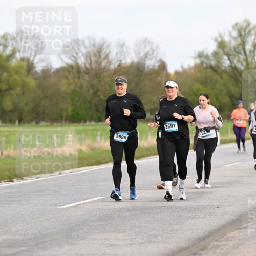 12.04.2026 - 45. Internationalen Wilhelmsburger Insellauf Dr. Thomas Lammeyer http://msf.ph/oto/9436980 12.04.2026 09:29:16 Laufen 2698, 2697, 52, 4374 meine-sportfotos.de