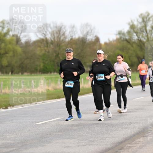 12.04.2026 - 45. Internationalen Wilhelmsburger Insellauf Dr. Thomas Lammeyer http://msf.ph/oto/9436981 12.04.2026 09:29:16 Laufen 2698, 2697, 525, 4374 meine-sportfotos.de