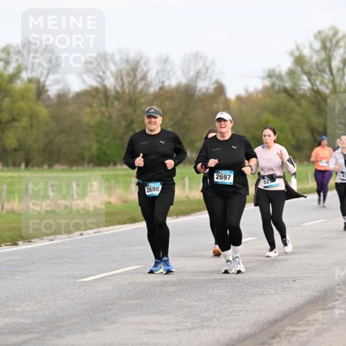 12.04.2026 - 45. Internationalen Wilhelmsburger Insellauf Dr. Thomas Lammeyer http://msf.ph/oto/9436982 12.04.2026 09:29:17 Laufen 2698, 2697, 52, 4374 meine-sportfotos.de