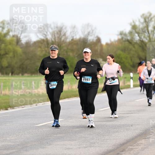 12.04.2026 - 45. Internationalen Wilhelmsburger Insellauf Dr. Thomas Lammeyer http://msf.ph/oto/9436984 12.04.2026 09:29:17 Laufen 2698, 2697, 52, 4374 meine-sportfotos.de