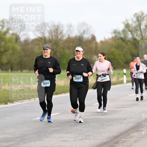 12.04.2026 - 45. Internationalen Wilhelmsburger Insellauf Dr. Thomas Lammeyer http://msf.ph/oto/9436986 12.04.2026 09:29:18 Laufen 2697, 2698, 52, 4374 meine-sportfotos.de