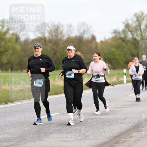 12.04.2026 - 45. Internationalen Wilhelmsburger Insellauf Dr. Thomas Lammeyer http://msf.ph/oto/9436988 12.04.2026 09:29:18 Laufen 2698, 2697, 525, 4374 meine-sportfotos.de