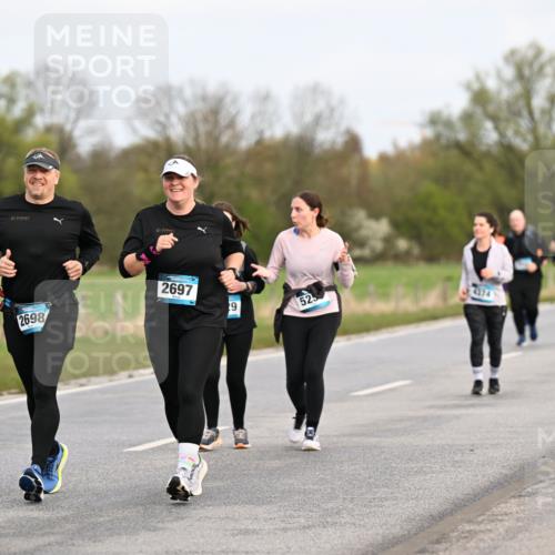 12.04.2026 - 45. Internationalen Wilhelmsburger Insellauf Dr. Thomas Lammeyer http://msf.ph/oto/9436990 12.04.2026 09:29:19 Laufen 2697, 9, 2698, 525, 4374 meine-sportfotos.de