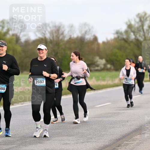 12.04.2026 - 45. Internationalen Wilhelmsburger Insellauf Dr. Thomas Lammeyer http://msf.ph/oto/9436992 12.04.2026 09:29:19 Laufen 2698, 2697, 9, 525, 4374 meine-sportfotos.de