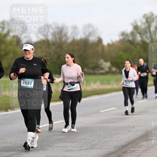12.04.2026 - 45. Internationalen Wilhelmsburger Insellauf Dr. Thomas Lammeyer http://msf.ph/oto/9436996 12.04.2026 09:29:20 Laufen 2698, 2697, 525, 4374 meine-sportfotos.de