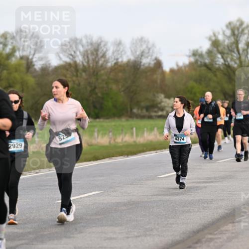 12.04.2026 - 45. Internationalen Wilhelmsburger Insellauf Dr. Thomas Lammeyer http://msf.ph/oto/9437002 12.04.2026 09:29:21 Laufen 2697, 2929, 525, 4374, 2560, 2226 meine-sportfotos.de