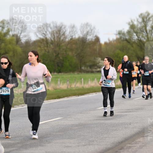 12.04.2026 - 45. Internationalen Wilhelmsburger Insellauf Dr. Thomas Lammeyer http://msf.ph/oto/9437003 12.04.2026 09:29:21 Laufen 2697, 2929, 525, 4374, 2550, 2226 meine-sportfotos.de