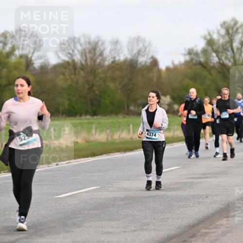 12.04.2026 - 45. Internationalen Wilhelmsburger Insellauf Dr. Thomas Lammeyer http://msf.ph/oto/9437006 12.04.2026 09:29:22 Laufen 2929, 525, 4374, 2556, 2226 meine-sportfotos.de
