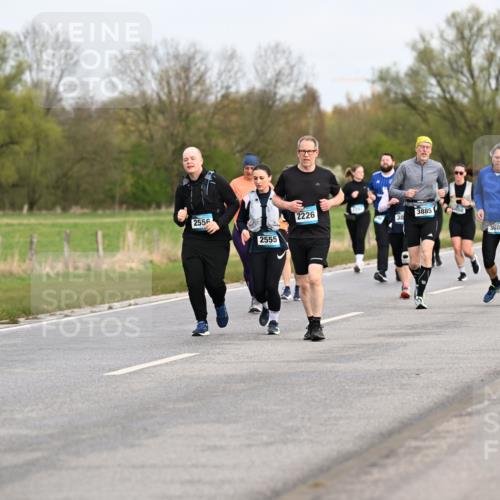 12.04.2026 - 45. Internationalen Wilhelmsburger Insellauf Dr. Thomas Lammeyer http://msf.ph/oto/9437029 12.04.2026 09:29:26 Laufen 2556, 2555, 2226, 3885, 3884, 3104, 2605 meine-sportfotos.de