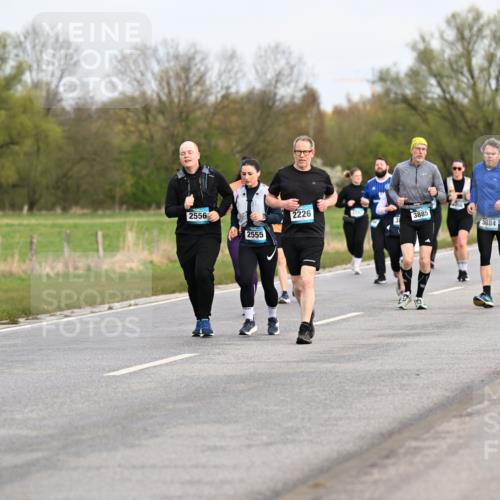 12.04.2026 - 45. Internationalen Wilhelmsburger Insellauf Dr. Thomas Lammeyer http://msf.ph/oto/9437030 12.04.2026 09:29:26 Laufen 2556, 2555, 2226, 3885, 3884, 3104, 2005 meine-sportfotos.de