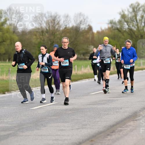 12.04.2026 - 45. Internationalen Wilhelmsburger Insellauf Dr. Thomas Lammeyer http://msf.ph/oto/9437039 12.04.2026 09:29:28 Laufen 2566, 2226, 3885, 2556, 2555, 3884, 3104 meine-sportfotos.de