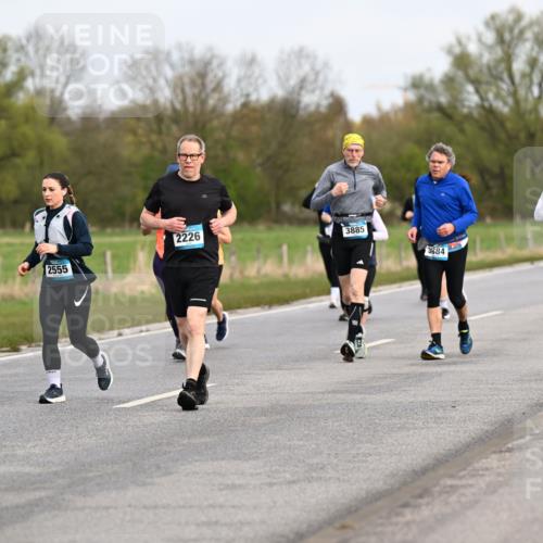 12.04.2026 - 45. Internationalen Wilhelmsburger Insellauf Dr. Thomas Lammeyer http://msf.ph/oto/9437043 12.04.2026 09:29:29 Laufen 2556, 2226, 3885, 2555, 3884, 3104 meine-sportfotos.de
