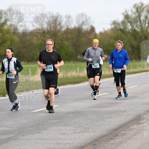 12.04.2026 - 45. Internationalen Wilhelmsburger Insellauf Dr. Thomas Lammeyer http://msf.ph/oto/9437044 12.04.2026 09:29:29 Laufen 2556, 2226, 3885, 3884, 2555, 3104 meine-sportfotos.de