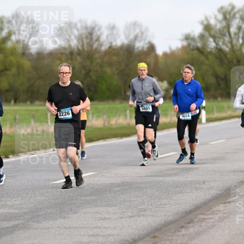 12.04.2026 - 45. Internationalen Wilhelmsburger Insellauf Dr. Thomas Lammeyer http://msf.ph/oto/9437047 12.04.2026 09:29:29 Laufen 3885, 2226, 2555, 3884, 3104, 308 meine-sportfotos.de