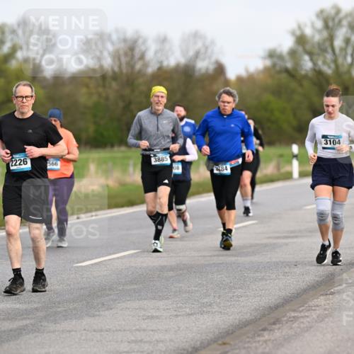 12.04.2026 - 45. Internationalen Wilhelmsburger Insellauf Dr. Thomas Lammeyer http://msf.ph/oto/9437054 12.04.2026 09:29:30 Laufen 2226, 566, 3885, 08, 84, 3104, 3086 meine-sportfotos.de