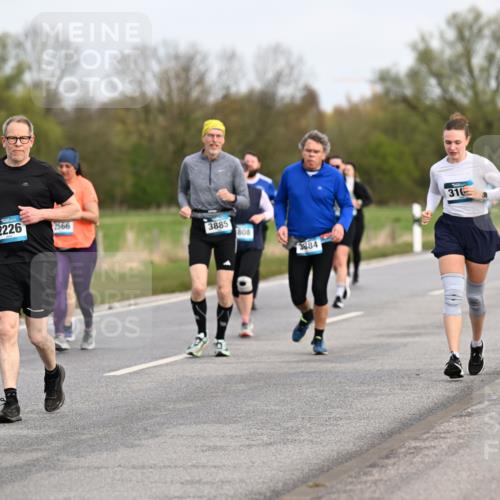12.04.2026 - 45. Internationalen Wilhelmsburger Insellauf Dr. Thomas Lammeyer http://msf.ph/oto/9437055 12.04.2026 09:29:30 Laufen 2226, 2566, 3885, 808, 3884, 316, 3080 meine-sportfotos.de