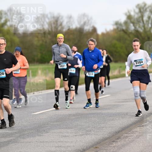 12.04.2026 - 45. Internationalen Wilhelmsburger Insellauf Dr. Thomas Lammeyer http://msf.ph/oto/9437056 12.04.2026 09:29:31 Laufen 66, 3885, 2226, 3808, 3104, 3884, 308 meine-sportfotos.de