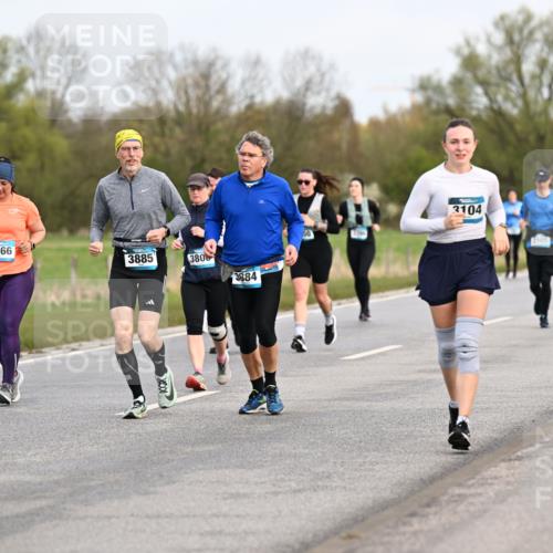 12.04.2026 - 45. Internationalen Wilhelmsburger Insellauf Dr. Thomas Lammeyer http://msf.ph/oto/9437063 12.04.2026 09:29:32 Laufen 2566, 2226, 3830, 3885, 380, 3884, 50, 3104, 3080 meine-sportfotos.de