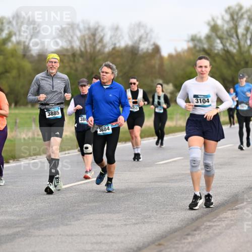12.04.2026 - 45. Internationalen Wilhelmsburger Insellauf Dr. Thomas Lammeyer http://msf.ph/oto/9437065 12.04.2026 09:29:32 Laufen 3839, 2566, 3885, 380, 3884, 3104, 3080 meine-sportfotos.de