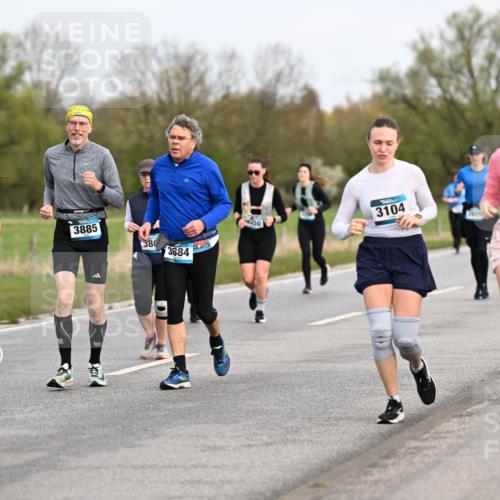 12.04.2026 - 45. Internationalen Wilhelmsburger Insellauf Dr. Thomas Lammeyer http://msf.ph/oto/9437067 12.04.2026 09:29:32 Laufen 3839, 2566, 3885, 3104, 3080, 380, 3884 meine-sportfotos.de