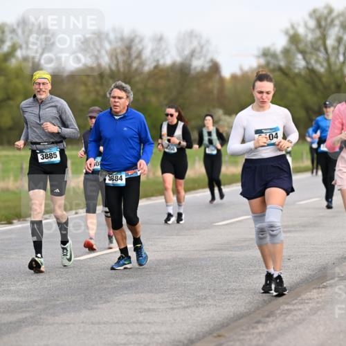 12.04.2026 - 45. Internationalen Wilhelmsburger Insellauf Dr. Thomas Lammeyer http://msf.ph/oto/9437068 12.04.2026 09:29:32 Laufen 191, 2566, 320, 3885, 30, 3884, 04, 3080 meine-sportfotos.de