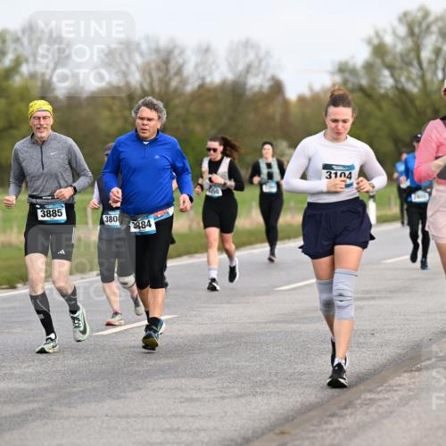 12.04.2026 - 45. Internationalen Wilhelmsburger Insellauf Dr. Thomas Lammeyer http://msf.ph/oto/9437069 12.04.2026 09:29:32 Laufen 2566, 3885, 380, 3884, 3080, 3104 meine-sportfotos.de