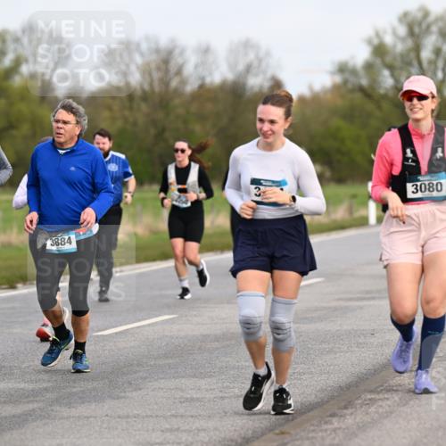 12.04.2026 - 45. Internationalen Wilhelmsburger Insellauf Dr. Thomas Lammeyer http://msf.ph/oto/9437075 12.04.2026 09:29:33 Laufen 3885, 3080, 3884 meine-sportfotos.de