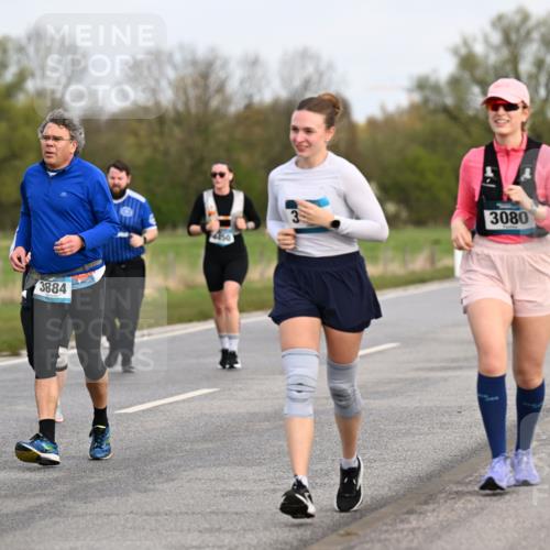 12.04.2026 - 45. Internationalen Wilhelmsburger Insellauf Dr. Thomas Lammeyer http://msf.ph/oto/9437076 12.04.2026 09:29:33 Laufen 3885, 3884, 3080 meine-sportfotos.de