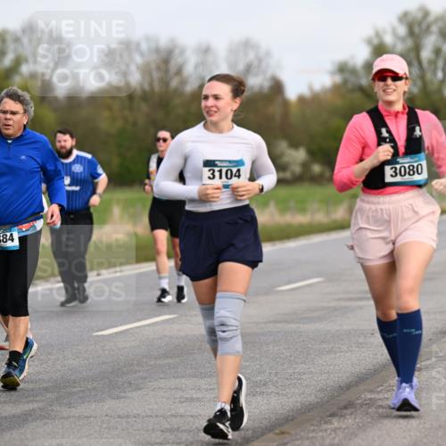 12.04.2026 - 45. Internationalen Wilhelmsburger Insellauf Dr. Thomas Lammeyer http://msf.ph/oto/9437079 12.04.2026 09:29:34 Laufen 3885, 3884, 3104, 3080 meine-sportfotos.de