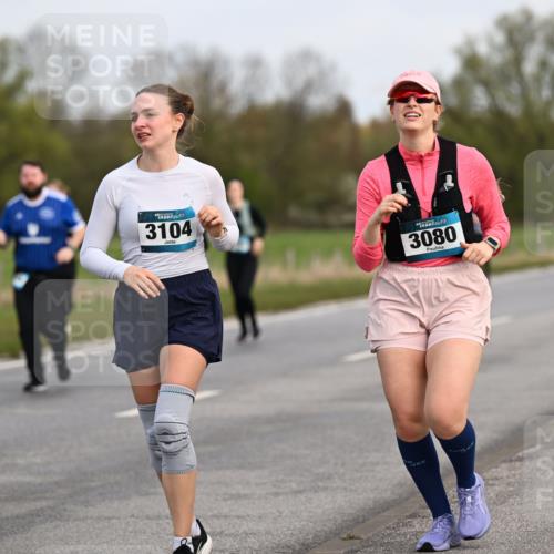 12.04.2026 - 45. Internationalen Wilhelmsburger Insellauf Dr. Thomas Lammeyer http://msf.ph/oto/9437083 12.04.2026 09:29:35 Laufen 884, 45, 3104, 4, 3080 meine-sportfotos.de