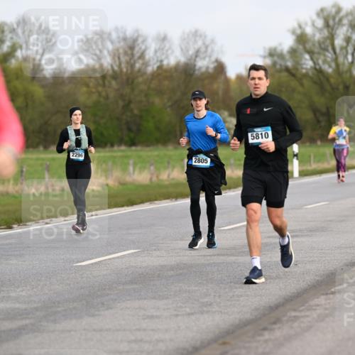 12.04.2026 - 45. Internationalen Wilhelmsburger Insellauf Dr. Thomas Lammeyer http://msf.ph/oto/9437099 12.04.2026 09:29:37 Laufen 2296, 2805, 5810 meine-sportfotos.de