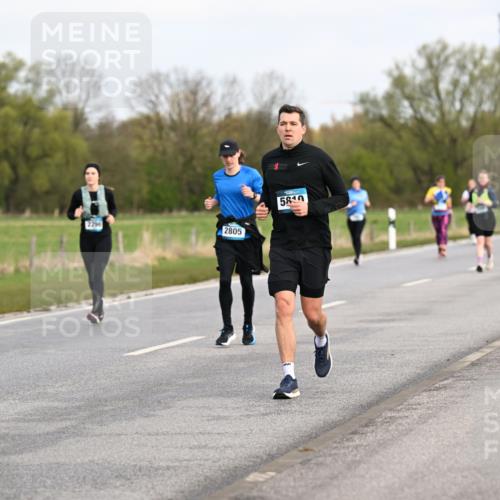 12.04.2026 - 45. Internationalen Wilhelmsburger Insellauf Dr. Thomas Lammeyer http://msf.ph/oto/9437102 12.04.2026 09:29:38 Laufen 2296, 2297, 4450, 2805, 5810 meine-sportfotos.de