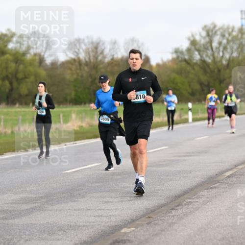 12.04.2026 - 45. Internationalen Wilhelmsburger Insellauf Dr. Thomas Lammeyer http://msf.ph/oto/9437104 12.04.2026 09:29:38 Laufen 2297, 4450, 2256, 2805, 810 meine-sportfotos.de