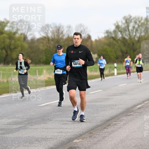 12.04.2026 - 45. Internationalen Wilhelmsburger Insellauf Dr. Thomas Lammeyer http://msf.ph/oto/9437106 12.04.2026 09:29:38 Laufen 4450, 2805, 581 meine-sportfotos.de