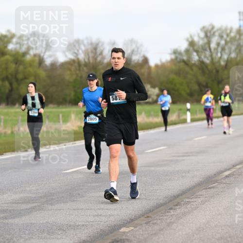12.04.2026 - 45. Internationalen Wilhelmsburger Insellauf Dr. Thomas Lammeyer http://msf.ph/oto/9437107 12.04.2026 09:29:38 Laufen 450, 2805, 58 meine-sportfotos.de
